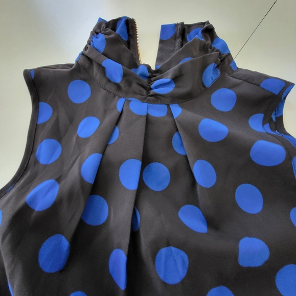 NWOT - Polka Dot Dress Shirt - Size Small - Picture 3 of 4